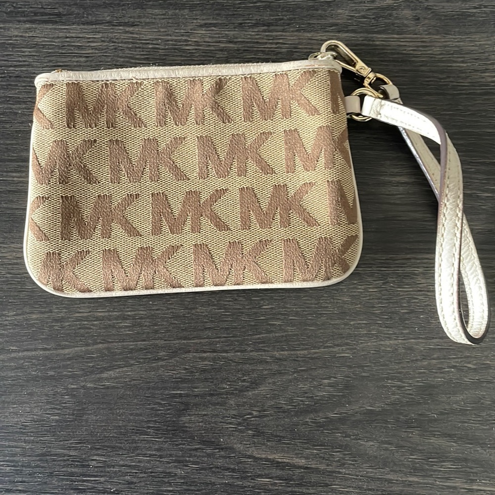 Michael Kors wristlet